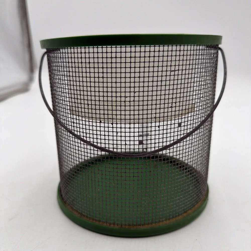 Vtg Hubs-Chub Inc Fishing Bait Cricket Bucket Wire Mesh Green Plastic & Metal